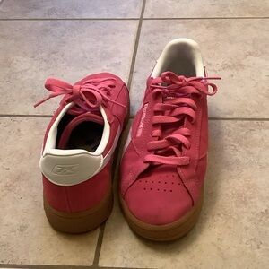 Womens Reebok Suede Sneakers in Pink size 8